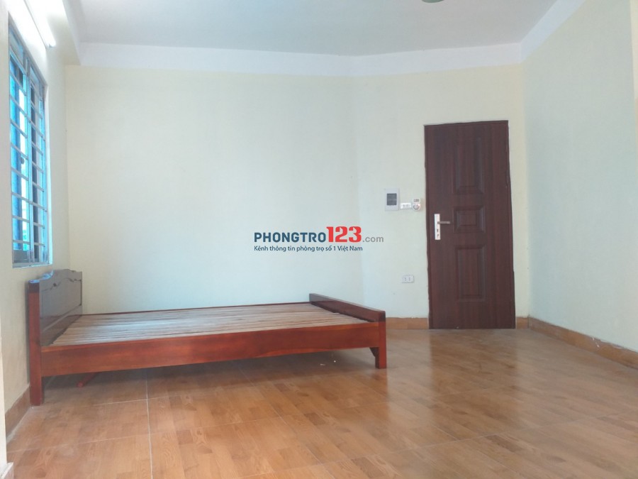 Cho thuê phòng trọ 25m2 đủ đồ, đường Mễ Trì Hạ, đối diện KeangNam