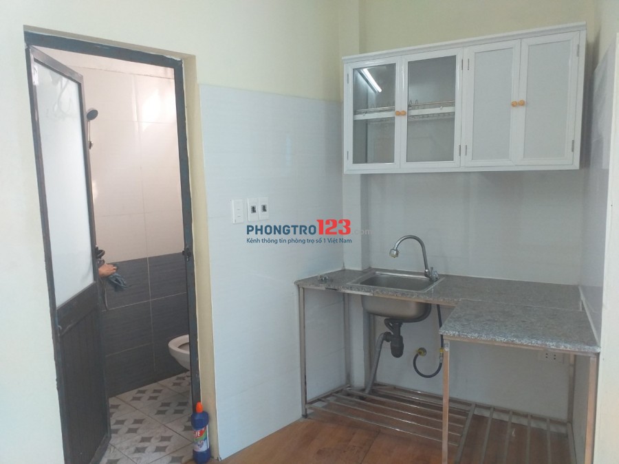 Cho thuê phòng trọ 25m2 đủ đồ, đường Mễ Trì Hạ, đối diện KeangNam