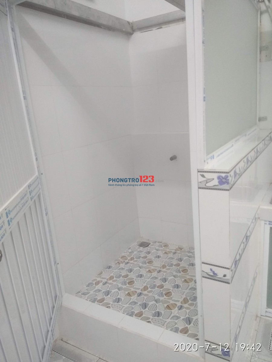 Cho thuê phòng trọ tại Quận 5, Tp. HCM. Phòng sạch sẽ, mới, thoáng mát.