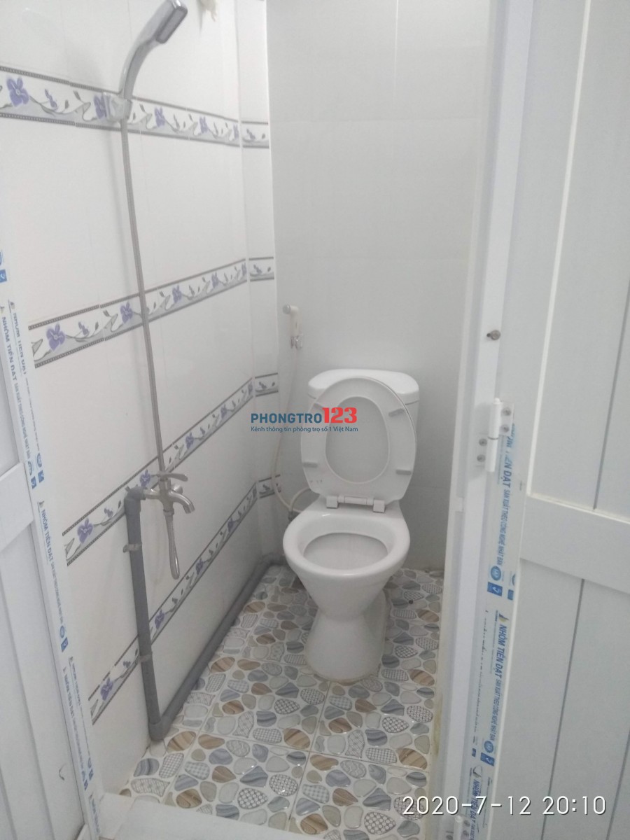 Cho thuê phòng trọ tại Quận 5, Tp. HCM. Phòng sạch sẽ, mới, thoáng mát.