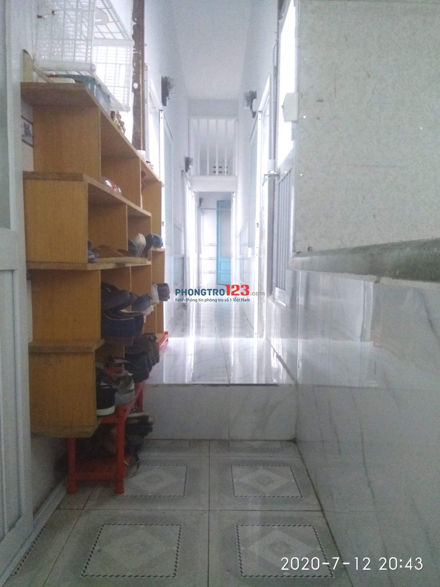 Cho thuê phòng trọ tại Quận 5, Tp. HCM. Phòng sạch sẽ, mới, thoáng mát.