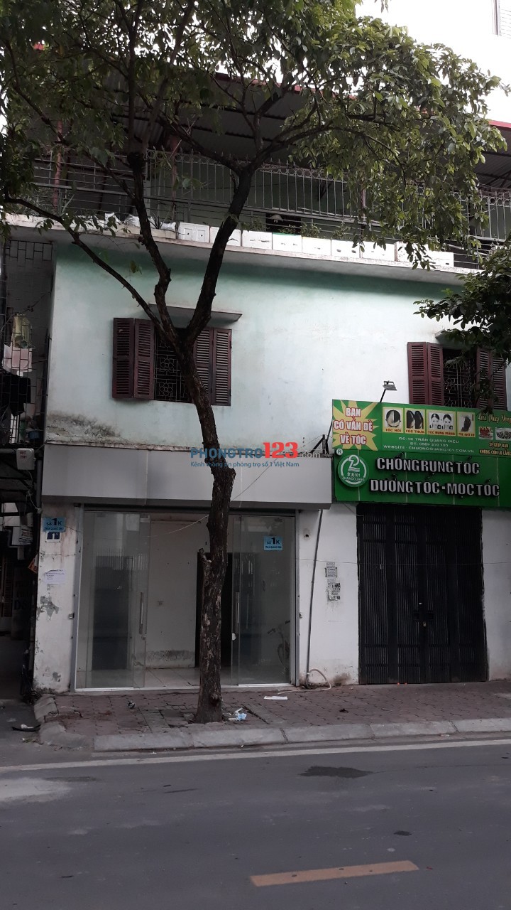 Cho thuê cửa hàng 30m2, mặt tiền 5m, vỉa hè rộng 3m, đường rộng 8m, mặt phố Trần Quang Diệu