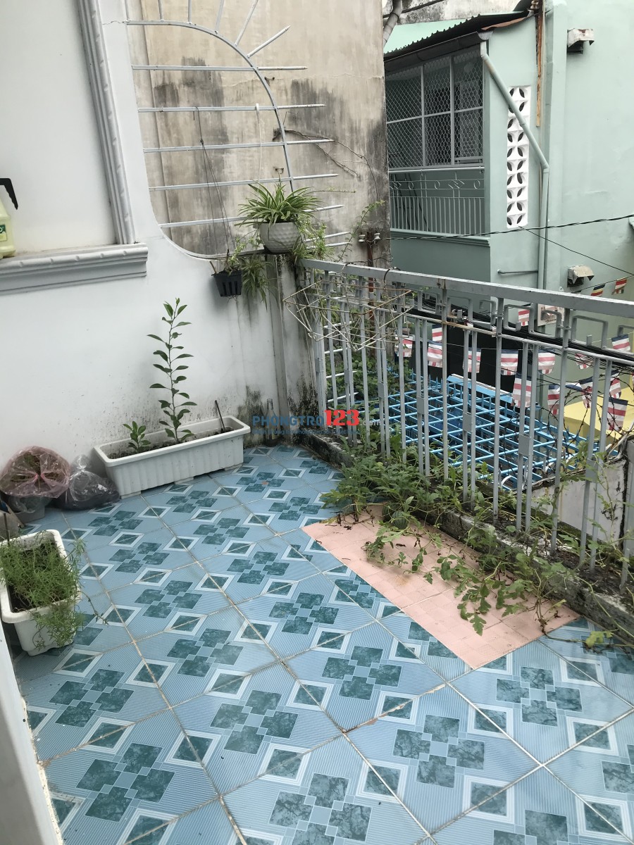 Tìm bạn nữ NVVP 9x ở ghép Quận 3, gần chợ Tân Định. Giá 1.6tr/người/tháng