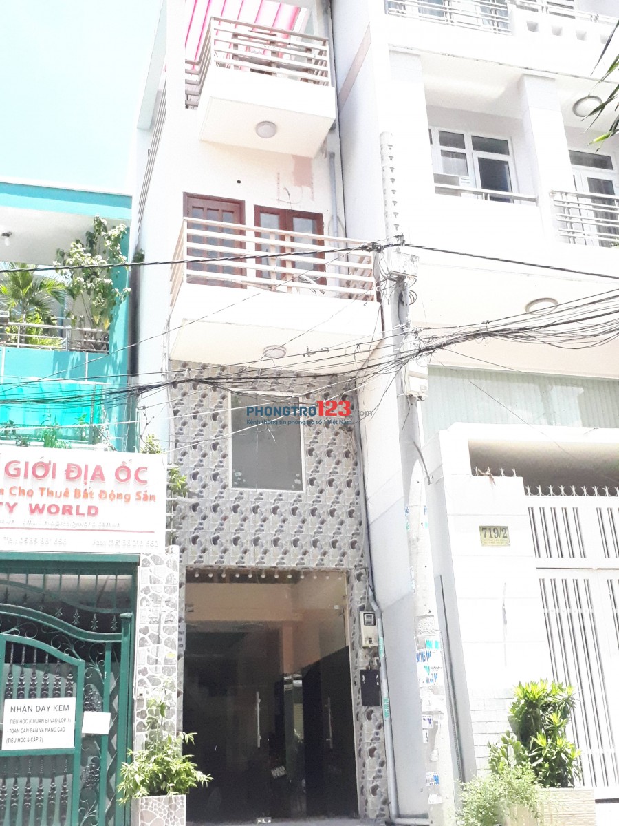 Cho thuê nhà đầu hẻm ô tô lưu thông. 1 trệt, 1 Lửng, 2 lầu tại đường Huỳnh Tấn Phát