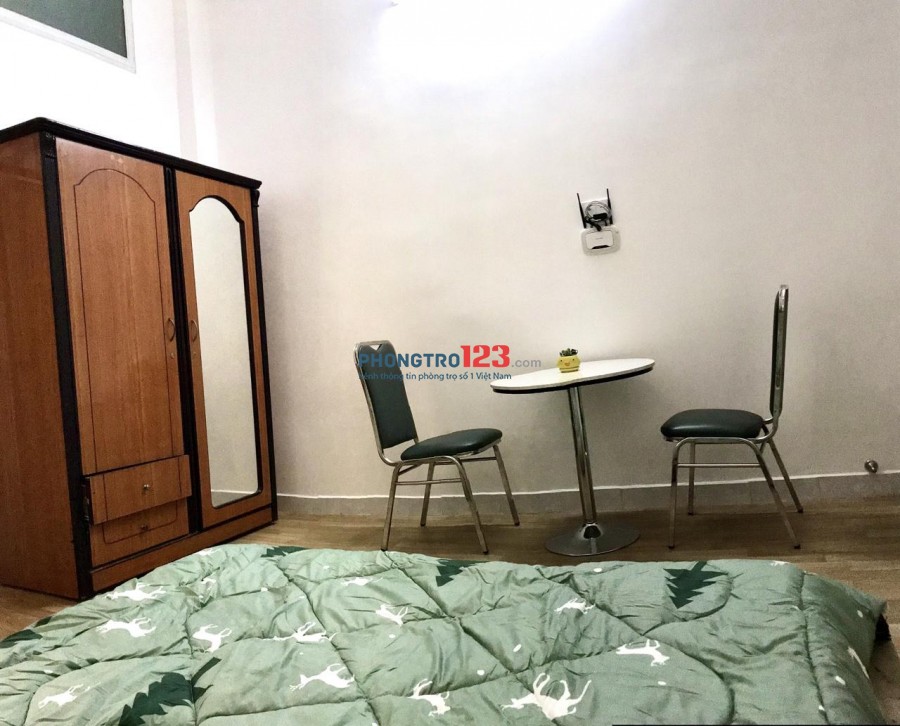 Phòng Trọ Cho Thuê Giá Rẻ View Ban Công Diện Tích 30m2