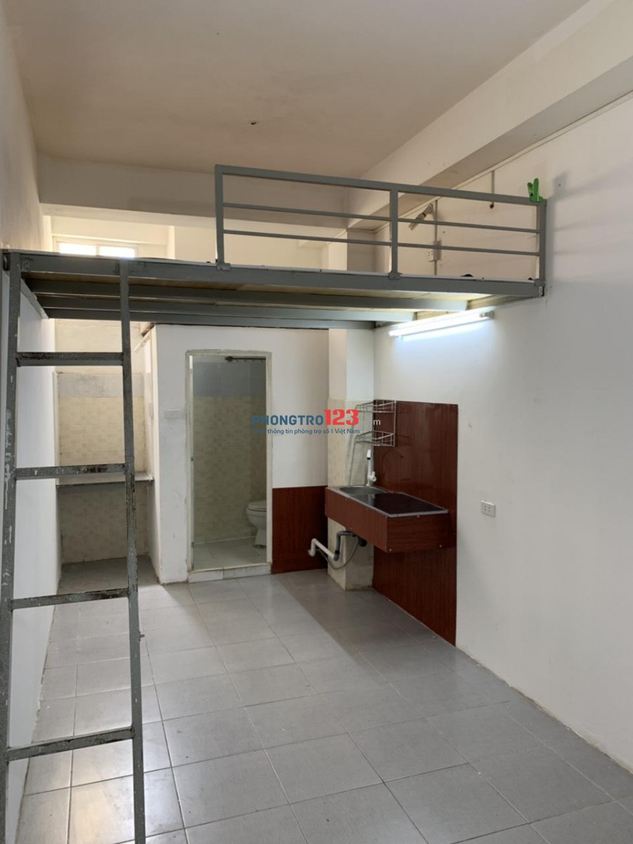 Phòng trọ giá siêu rẻ, Có gác – máy lạnh , ngay Etown