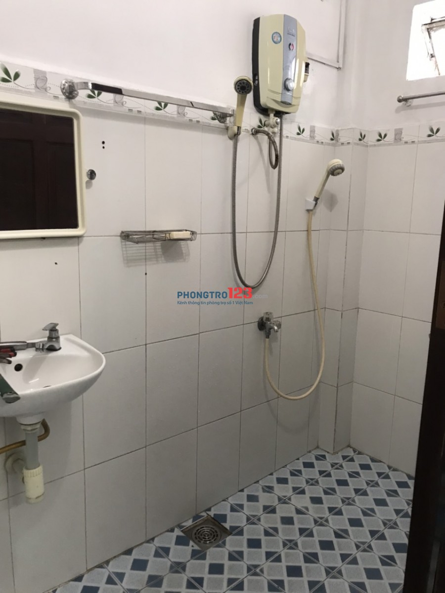 Chính chủ cho thuê căn hộ Chung Cư 2H Đinh Bộ Lĩnh P15 Q Bình Thạnh DT 64m2 có 2pn