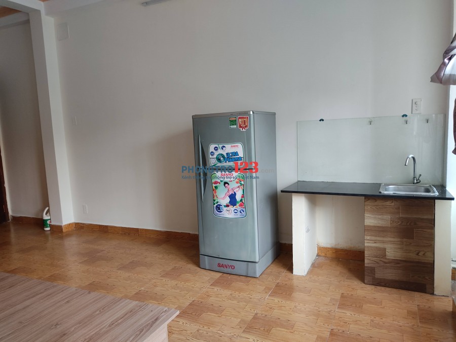 Phòng trọ cho thuê giá rẻ có máy lạnh có nội thất tại Tân Bình và Gò Vấp.