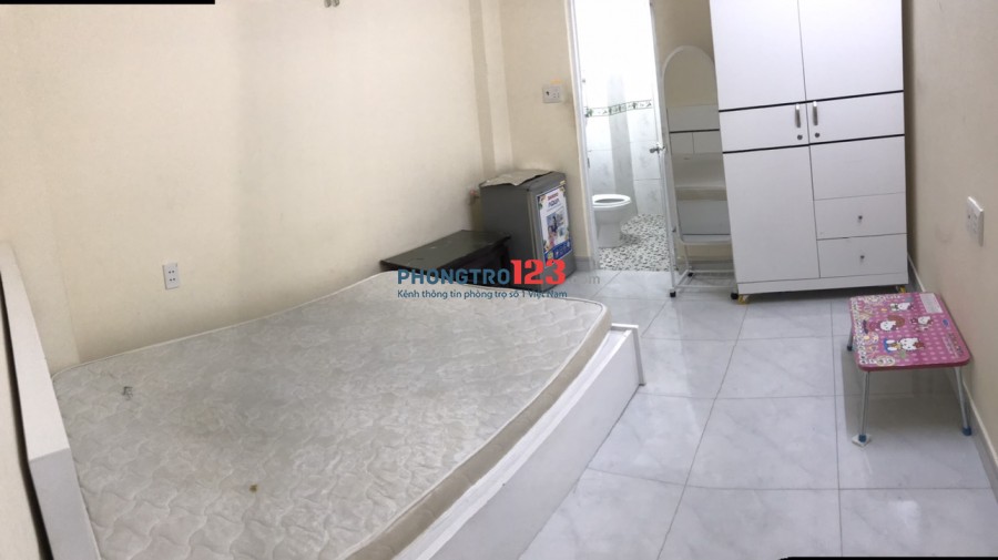 Chính chủ cho thuê phòng mới sạch đẹp đầy đủ nội thất tại 43/11 Thành Thái P14 Q10