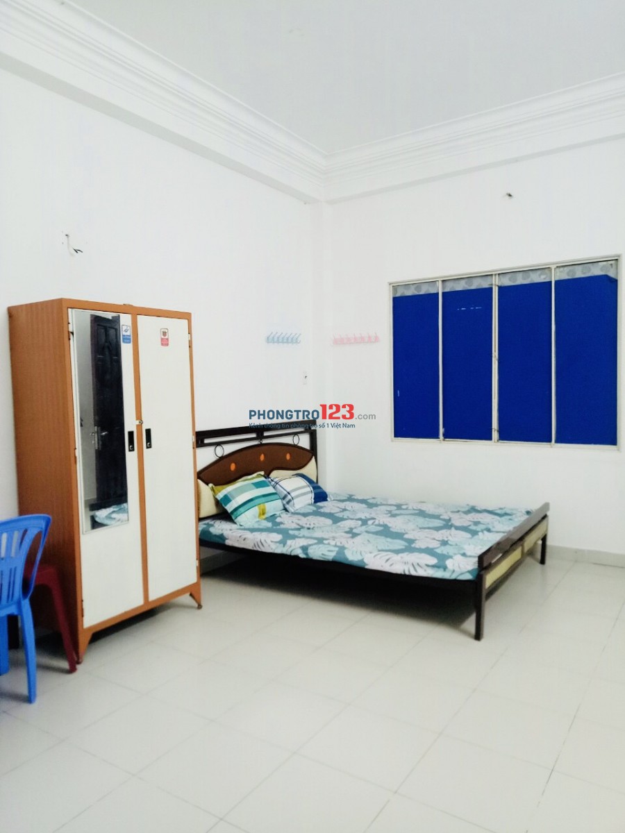 Phòng SÂN BAY 27m2, bếp nấu ăn, Full Nội Thất, giờ tự do, 4TR