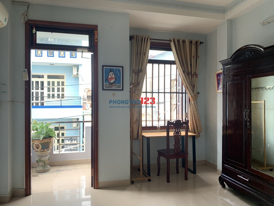 Cho thuê phòng đẹp có ban công, cửa sổ tại đường Bùi Đình Túy quận Bình Thạnh