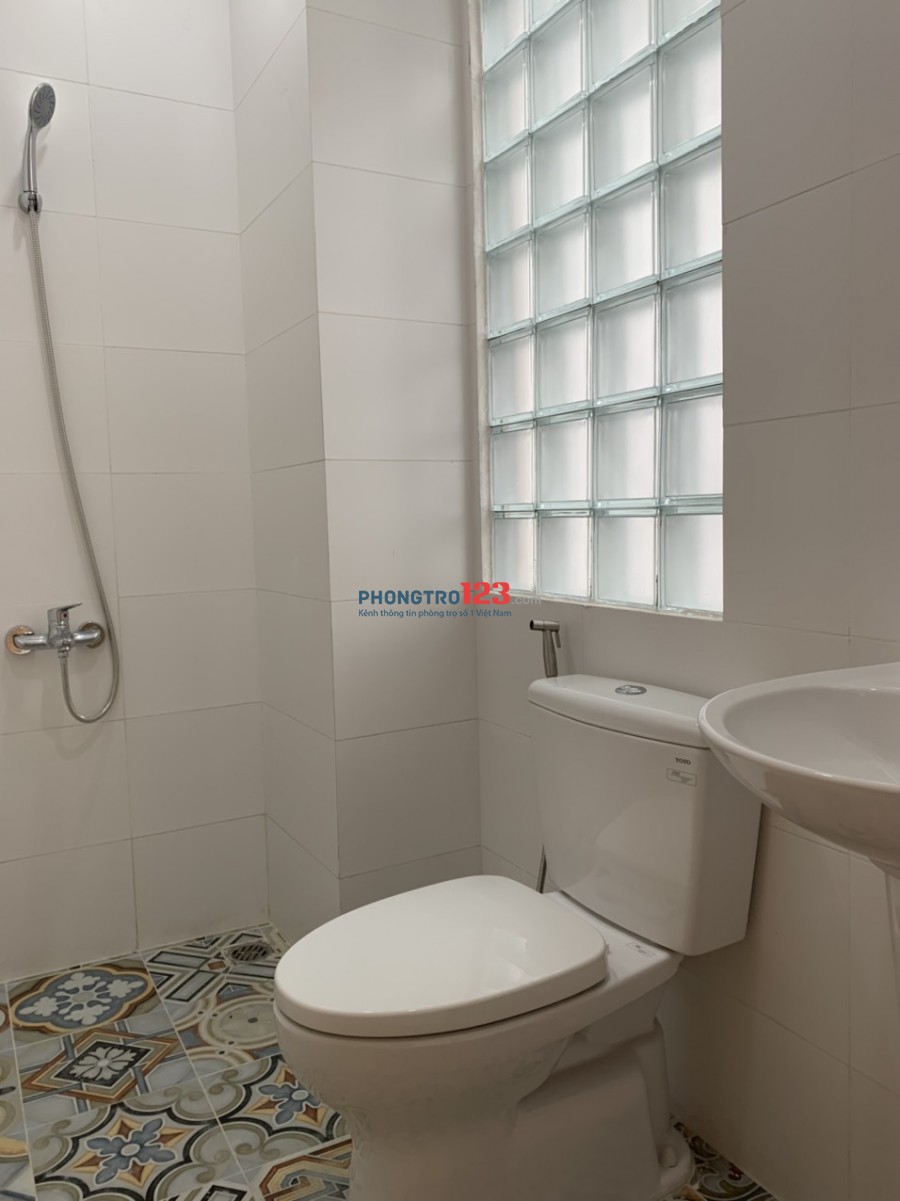 Cho thuê phòng trong khu căn hộ Mini chỉ có 5 phòng mới xây xong rất đẹp, đầy đủ tiện nghi mới 100%.