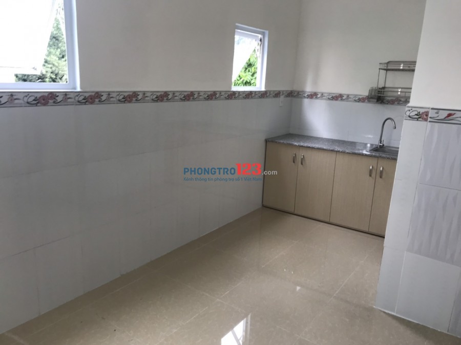 Cho thuê phòng 25m2 có wc riêng bếp đầy đủ nội thất mới tinh nhà mặt tiền 114 Tam Đảo P14 Q10
