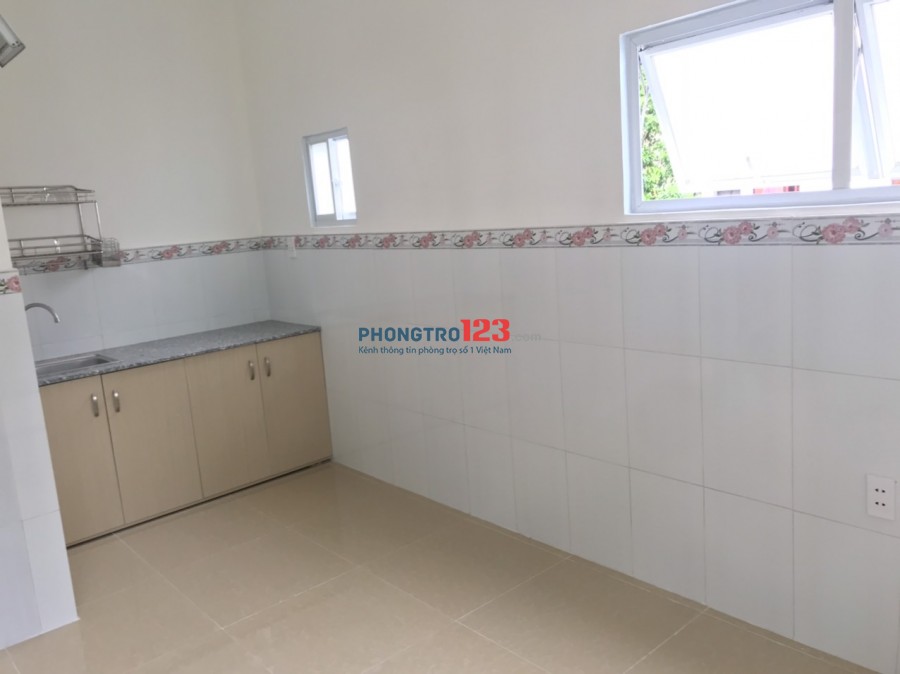 Cho thuê phòng 25m2 có wc riêng bếp đầy đủ nội thất mới tinh nhà mặt tiền 114 Tam Đảo P14 Q10