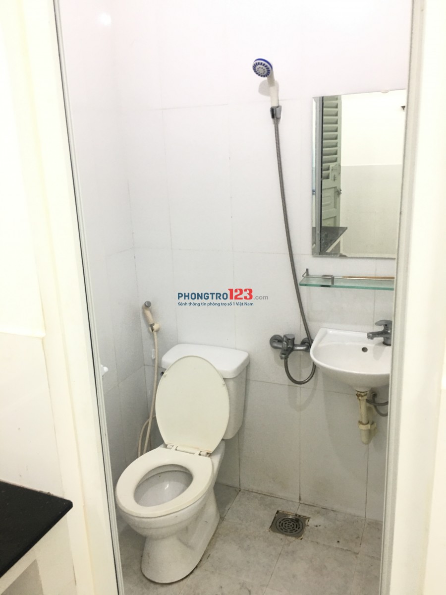 Phòng mới chính chủ nội thất cơ bản ngay Nguyễn Văn Thương