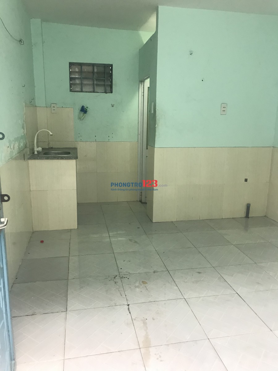 Phòng trọ ngay đường LÊ VĂN LƯƠNG (2 tầng)