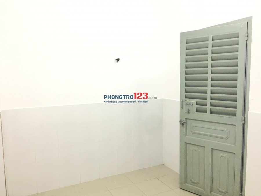Phòng mới chính chủ nội thất cơ bản ngay Nguyễn Văn Thương