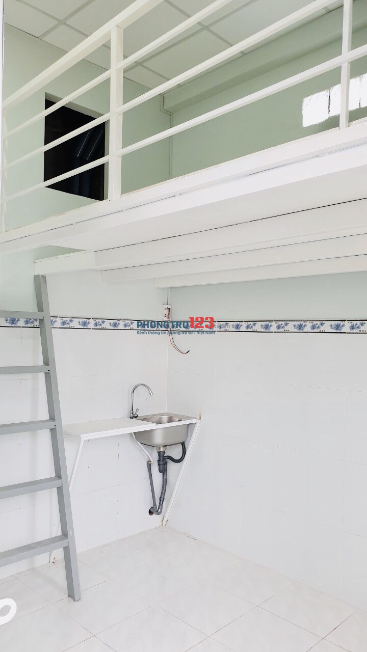 Phòng trọ khu nhà cao tầng mặt tiền Trần Bá Giao diên tích từ 18 đến 20m2 bảo vệ 24/24