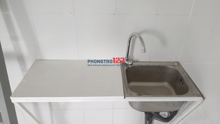 Phòng trọ khu nhà cao tầng mặt tiền Trần Bá Giao diên tích từ 18 đến 20m2 bảo vệ 24/24