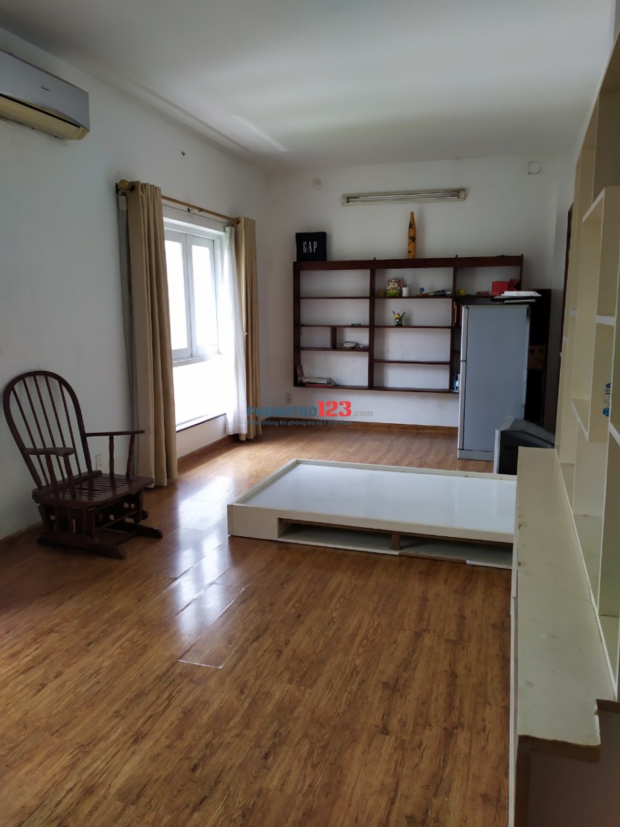 Phòng đẹp rộng rãi thoáng mát, view đẹp, khu biệt thự yên tĩnh