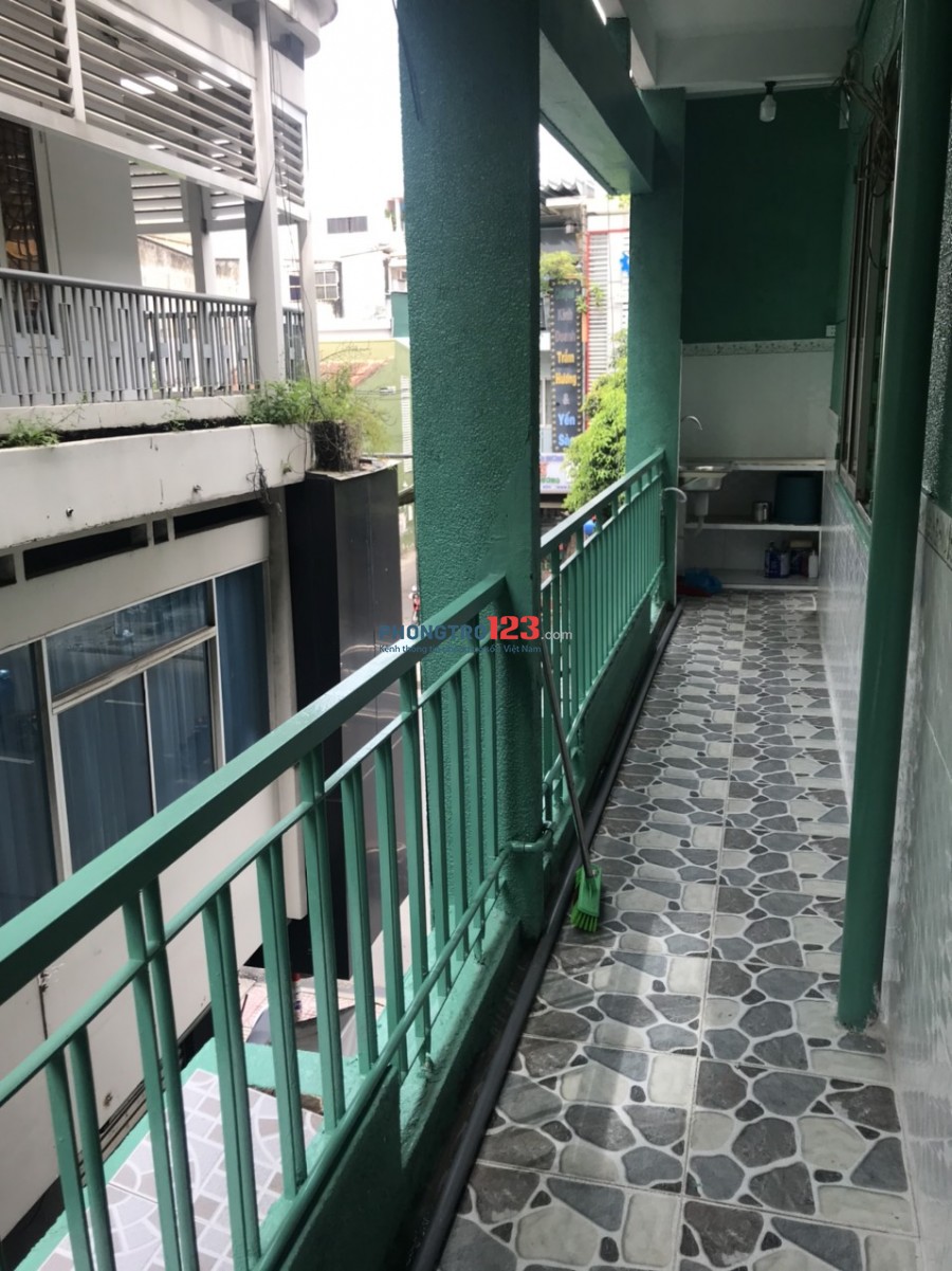 Cho thuê căn hộ 1pn 45m2 mới sơn sửa ngay mặt tiền 575 Điện Biên Phủ P1 Q3 giá 5tr/th