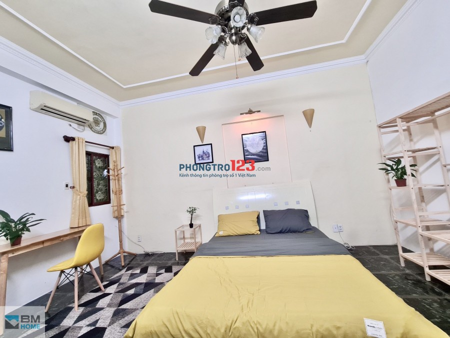 Căn hộ Q1 đầy đủ nội thất - vị trí đắc địa tại Ngã 6 Phù Đổng - trang bị thang máy vân tay !