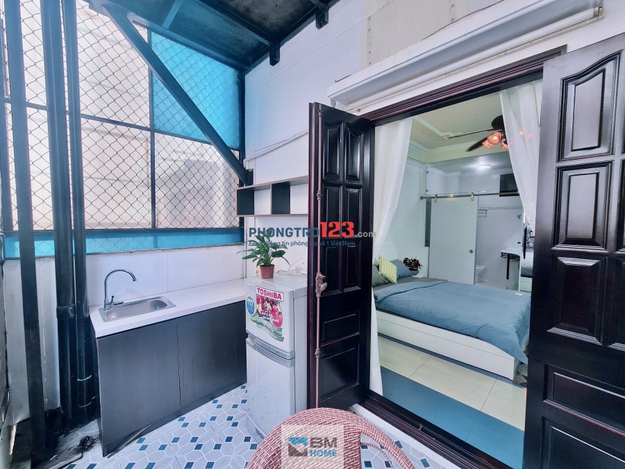 Căn hộ Q1 đầy đủ NT - trang bị thang máy - bếp - vị trí đắc địa tại vòng xoay Ngã 6 Phù Đổng