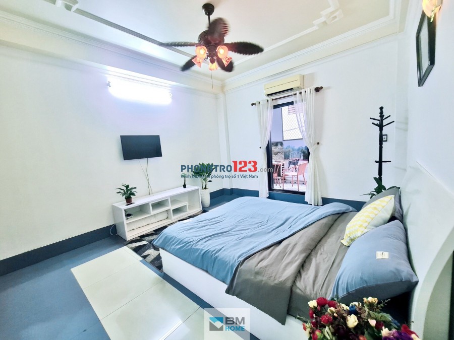 Căn hộ Q1 đầy đủ NT - trang bị thang máy - bếp - vị trí đắc địa tại vòng xoay Ngã 6 Phù Đổng