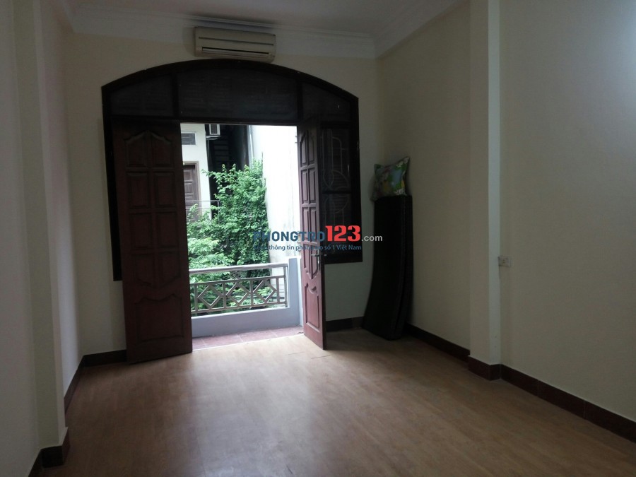 Phòng trọ cho thuê giá rẻ, đầy đủ điều hòa, nội thất tại Ngõ 345 Vĩnh Hưng