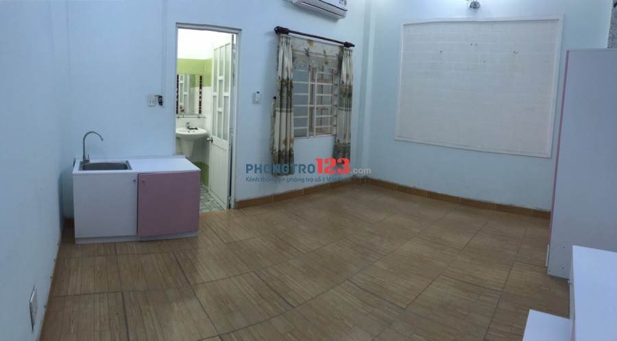 Cho thuê phòng 30m2 trong nhà nguyên Căn HXH tại Phan Huy Ích P12 GVấp giá từ 3,3tr/th