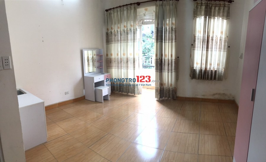 Cho thuê phòng 30m2 trong nhà nguyên Căn HXH tại Phan Huy Ích P12 GVấp giá từ 3,3tr/th