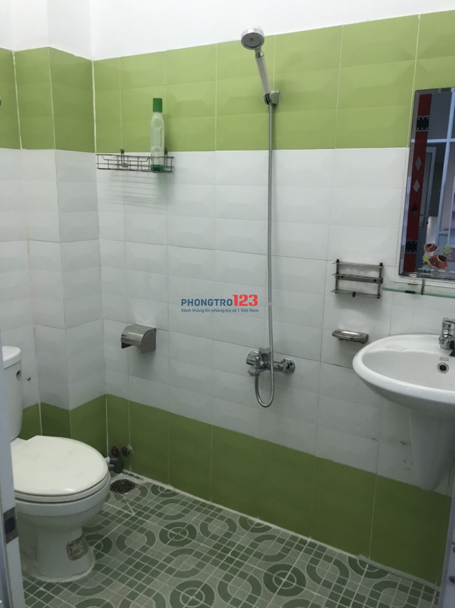 Cho thuê phòng 30m2 trong nhà nguyên Căn HXH tại Phan Huy Ích P12 GVấp giá từ 3,3tr/th