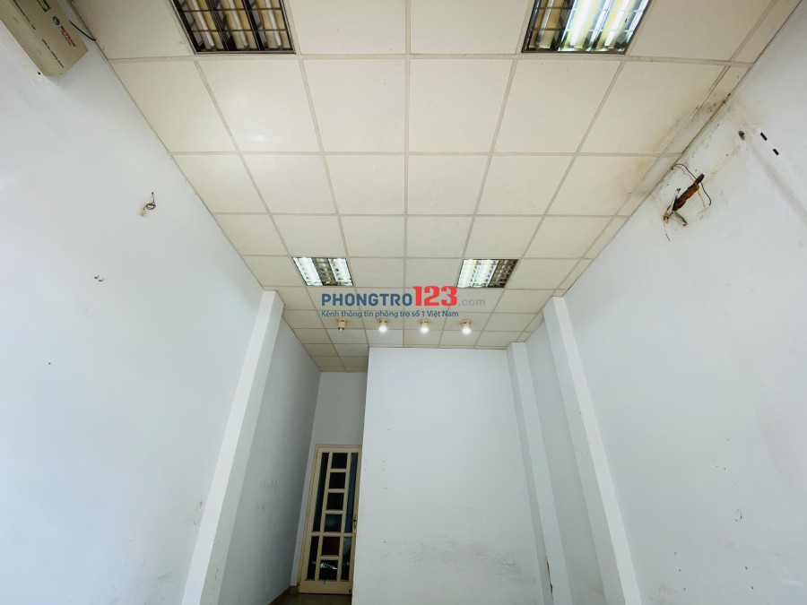 Cho thuê mặt bằng 25m2 có WC riêng tiện kinh doanh đường ​Nguyễn Gia Trí (D2 cũ) P25 Bình Thạnh