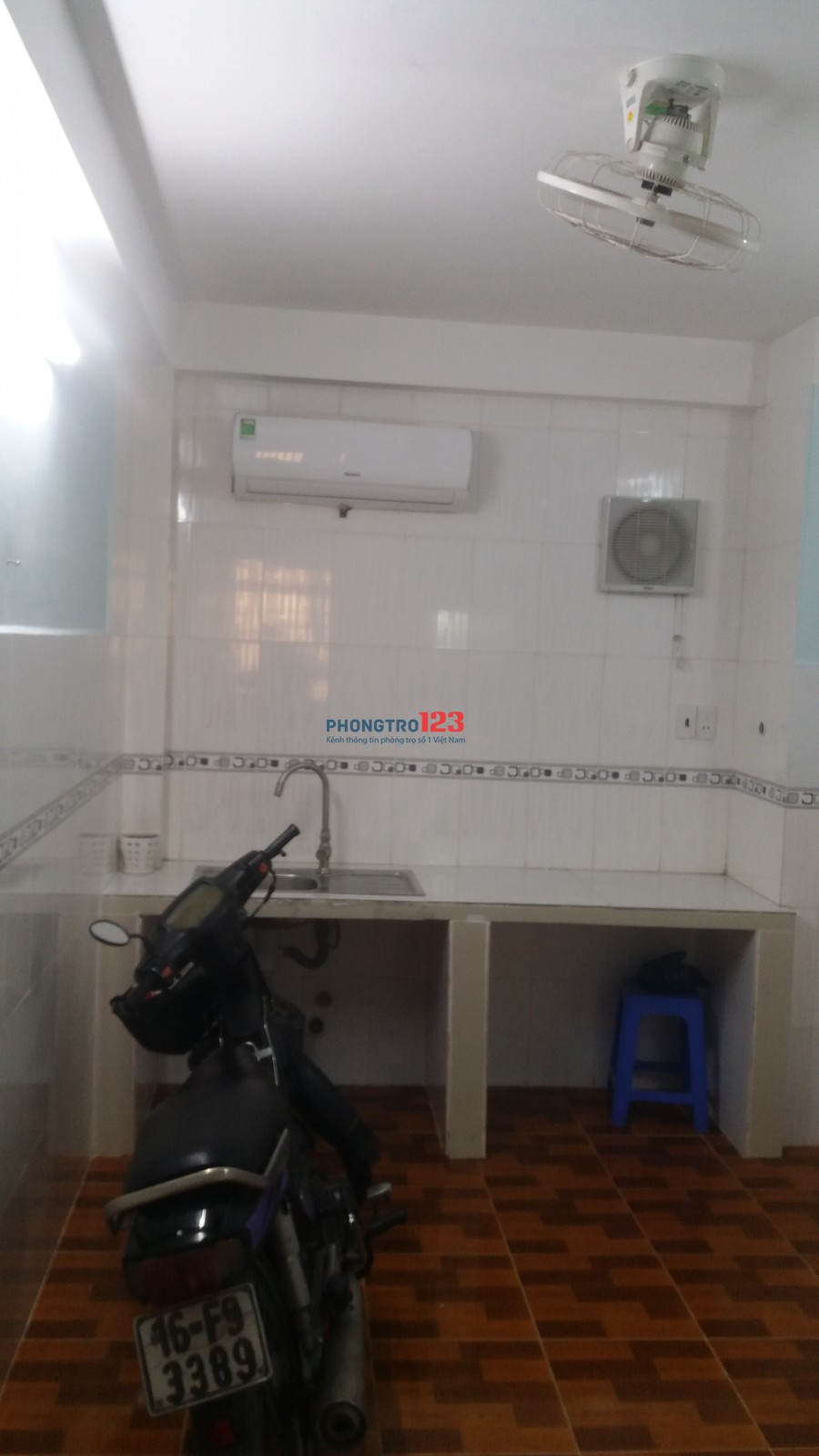 Phòng trọ Quận 3; đường CMT8; 16 m3, 3,3 triệu/tháng