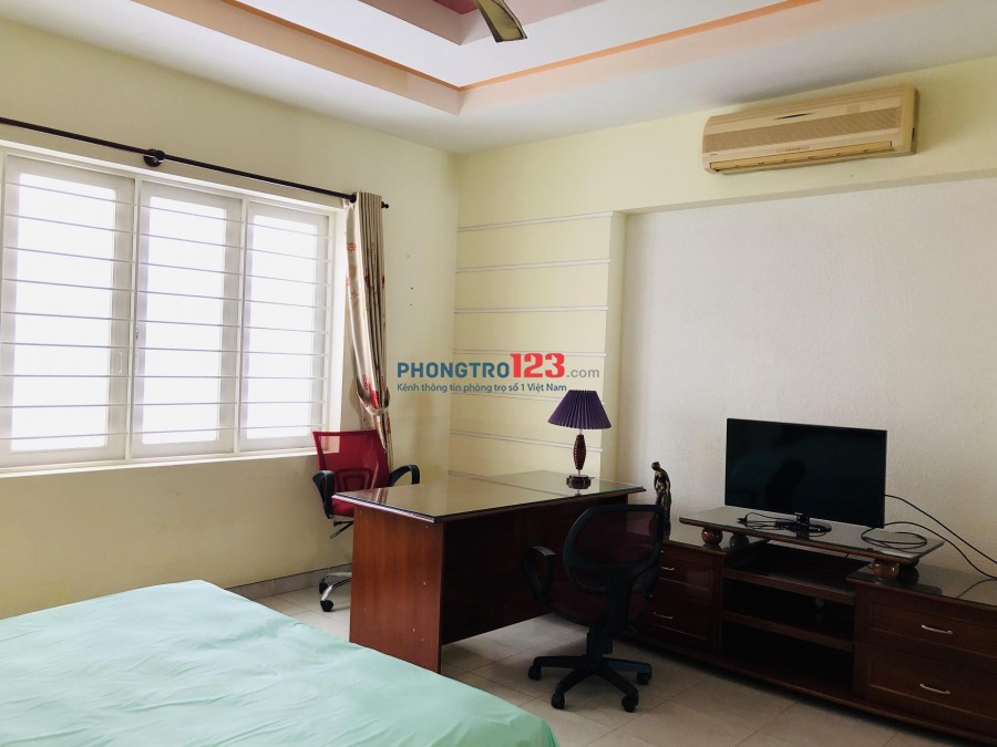 Phòng cho thuê đầy đủ nội thất, toilet riêng, dt 25m2, giá chỉ 5.5tr/tháng, đường Điện Biên Phủ.