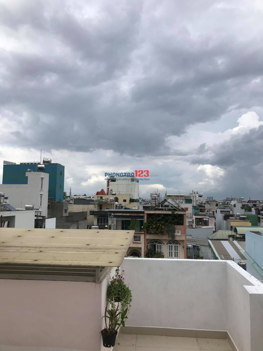 Căn hộ 26m2, full nội thất mới 100%, bên hông chợ Hoàng Hoa Thám