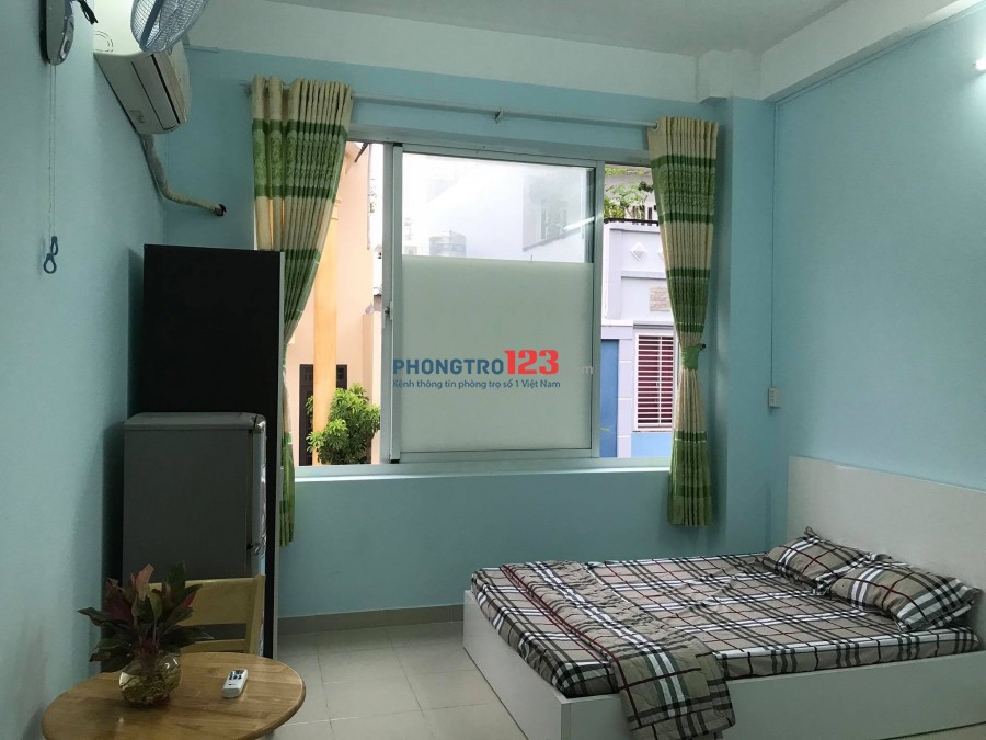 Căn hộ 26m2, full nội thất mới 100%, bên hông chợ Hoàng Hoa Thám