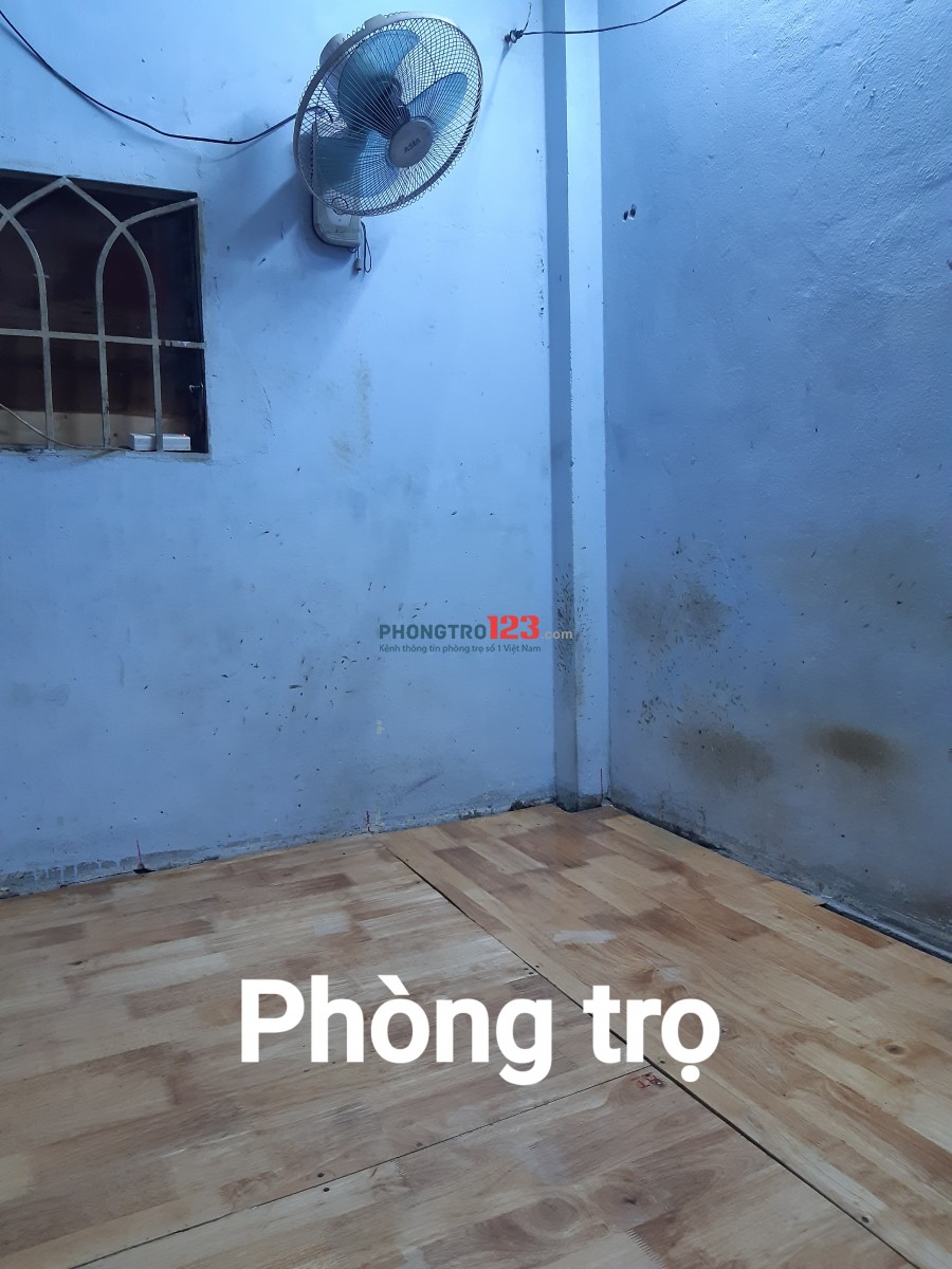 Phòng trọ 800 ngàn dành cho 1 nam nhân viên ở quận Tân Phú, TP.HCM