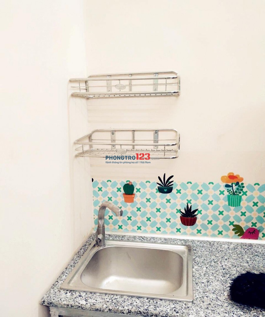 Phòng 35 m2 Cửa Sổ & Ban Công Cực Thoáng - tại Nguyễn Thượng Hiền Phú Nhuận