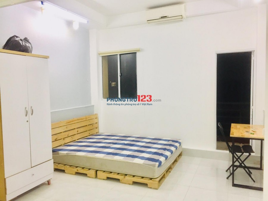 Phòng 35 m2 Cửa Sổ & Ban Công Cực Thoáng - tại Nguyễn Thượng Hiền Phú Nhuận