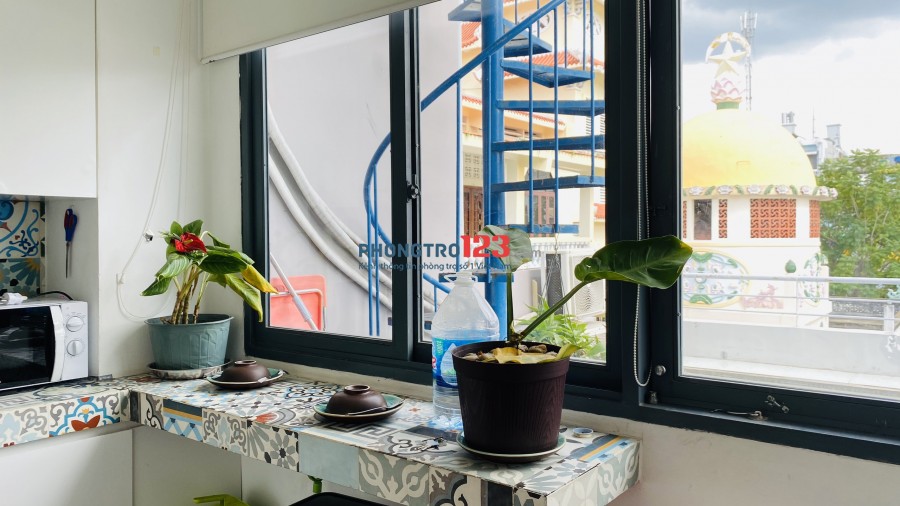 Còn trống chỉ 1 phòng nằm ở tầng 3 cần cho thuê giá tốt hỗ trợ mùa dịch - Quận 1