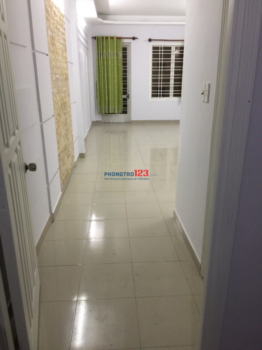 Cho Thuê Phòng Trọ Nhà Mặt Tiền Đường Nguyễn Sỹ Sách,Tân Bình,50m2,Có BanCong,Giá 4.2Tr