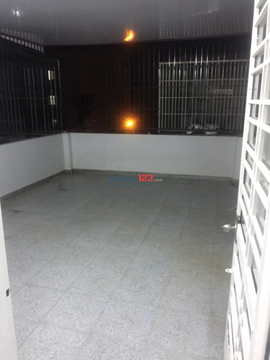 Cho Thuê Phòng Trọ Nhà Mặt Tiền Đường Nguyễn Sỹ Sách,Tân Bình,50m2,Có BanCong,Giá 4.2Tr