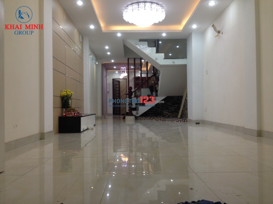 Phòng BAO ĐẸP, MÁY LẠNH, cửa sổ, WC riêng- Bùi Đình Túy, gần Hàng Xanh