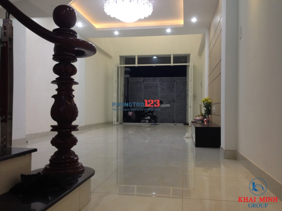 Phòng BAO ĐẸP, MÁY LẠNH, cửa sổ, WC riêng- Bùi Đình Túy, gần Hàng Xanh