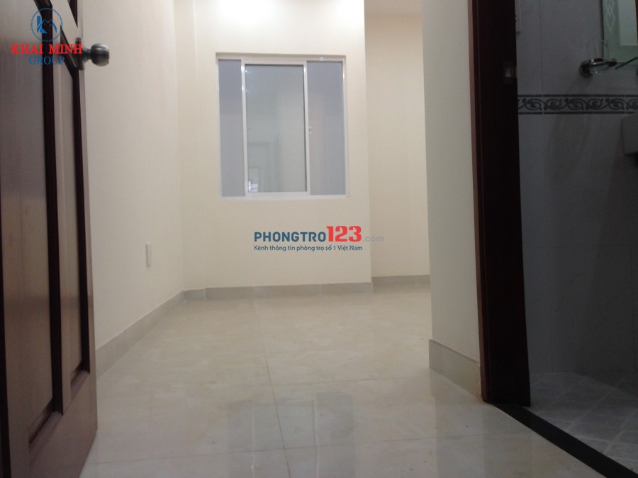Phòng BAO ĐẸP, MÁY LẠNH, cửa sổ, WC riêng- Bùi Đình Túy, gần Hàng Xanh