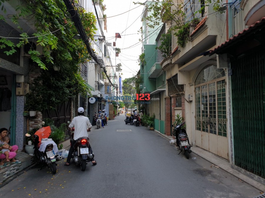 Cho thuê nhà hẻm xe hơi rộng rãi tại Huỳnh Văn Bánh quận Phú Nhuận