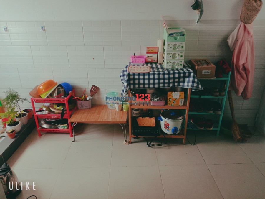 Ở ghép 1 triệu 2/ tháng. Phòng đẹp, sạch sẽ, an ninh, nằm trong khu phố sầm uất, tiện lợi.