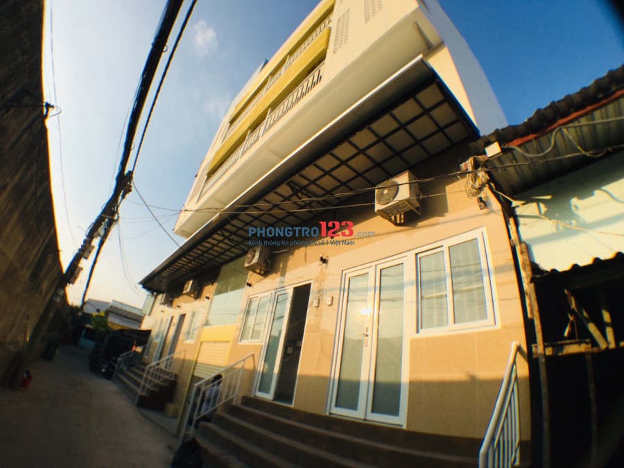 Phòng Nội Thất mới, rộng, thang máy, gần Phú Mỹ Hưng và KCX tân Thuận Giá giảm: 4tr/tháng đầu- 85 Nguyễn Văn Qùy Quận 7