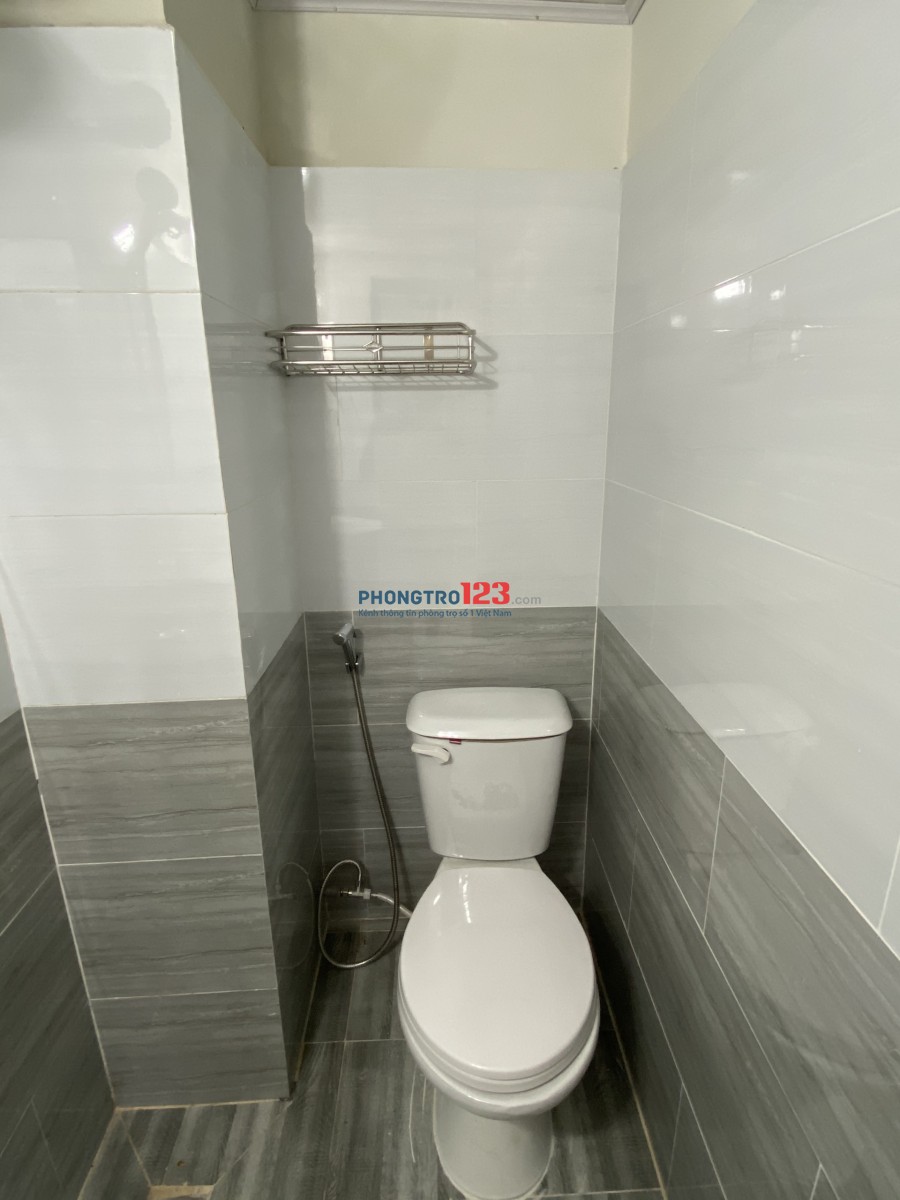 Phòng đẹp chuẩn căn hộ, có thang máy, bảo vệ 24/24, gần chợ Hành Thông Tây, đối diện Mercedes Quang Trung